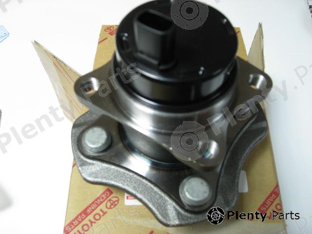 Genuine TOYOTA part 42450-52021 (4245052021) Wheel Hub