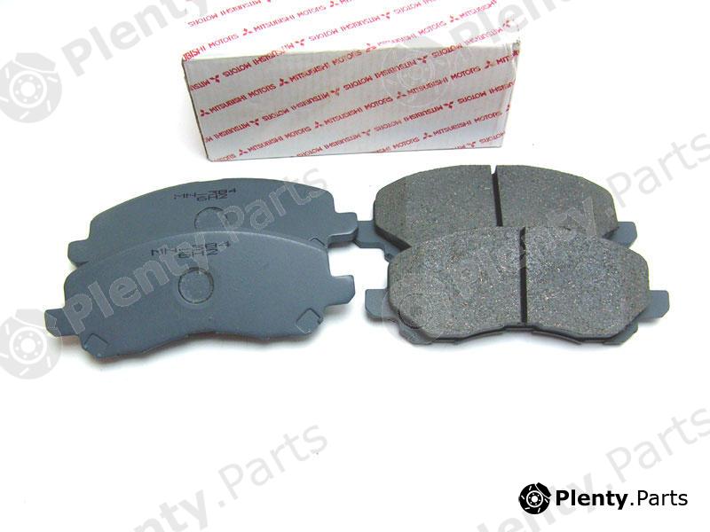 Genuine MITSUBISHI part MR527674 Brake Pad Set, disc brake